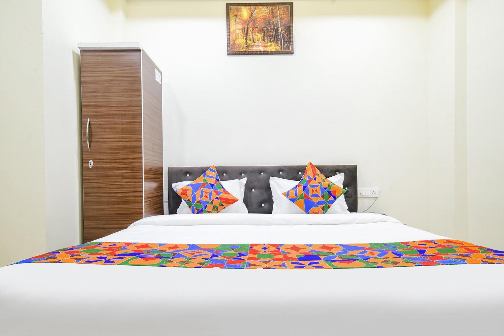 Fabhotel Crown Park إندور المظهر الخارجي الصورة