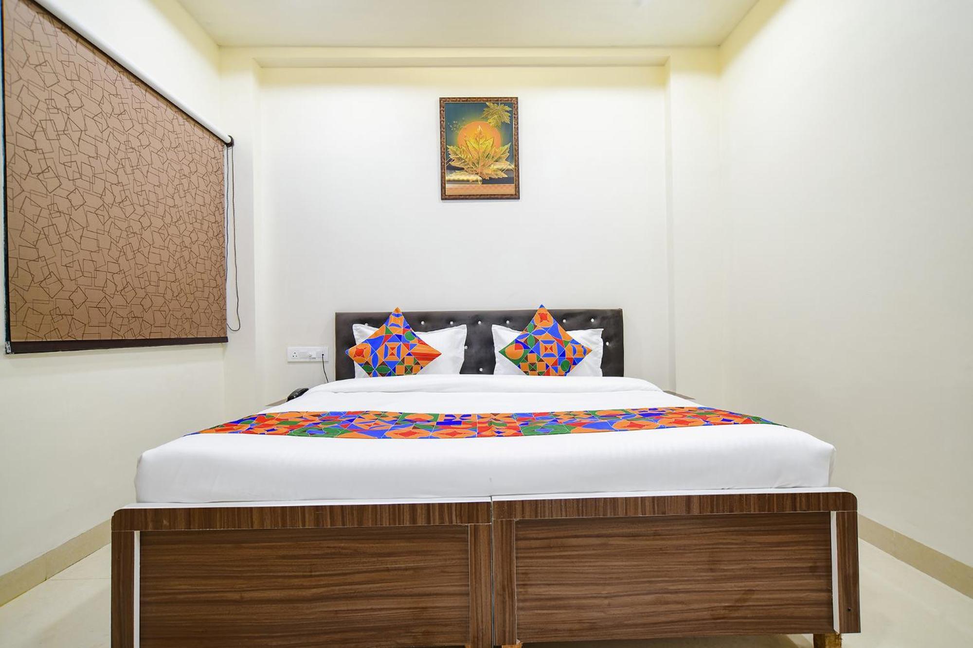 Fabhotel Crown Park إندور المظهر الخارجي الصورة