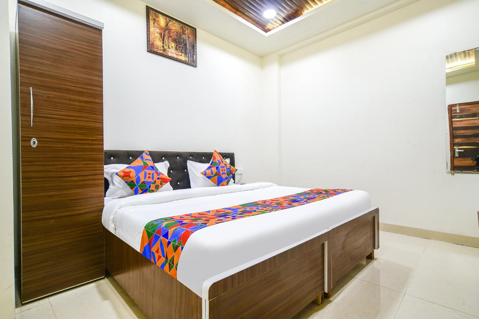 Fabhotel Crown Park إندور المظهر الخارجي الصورة