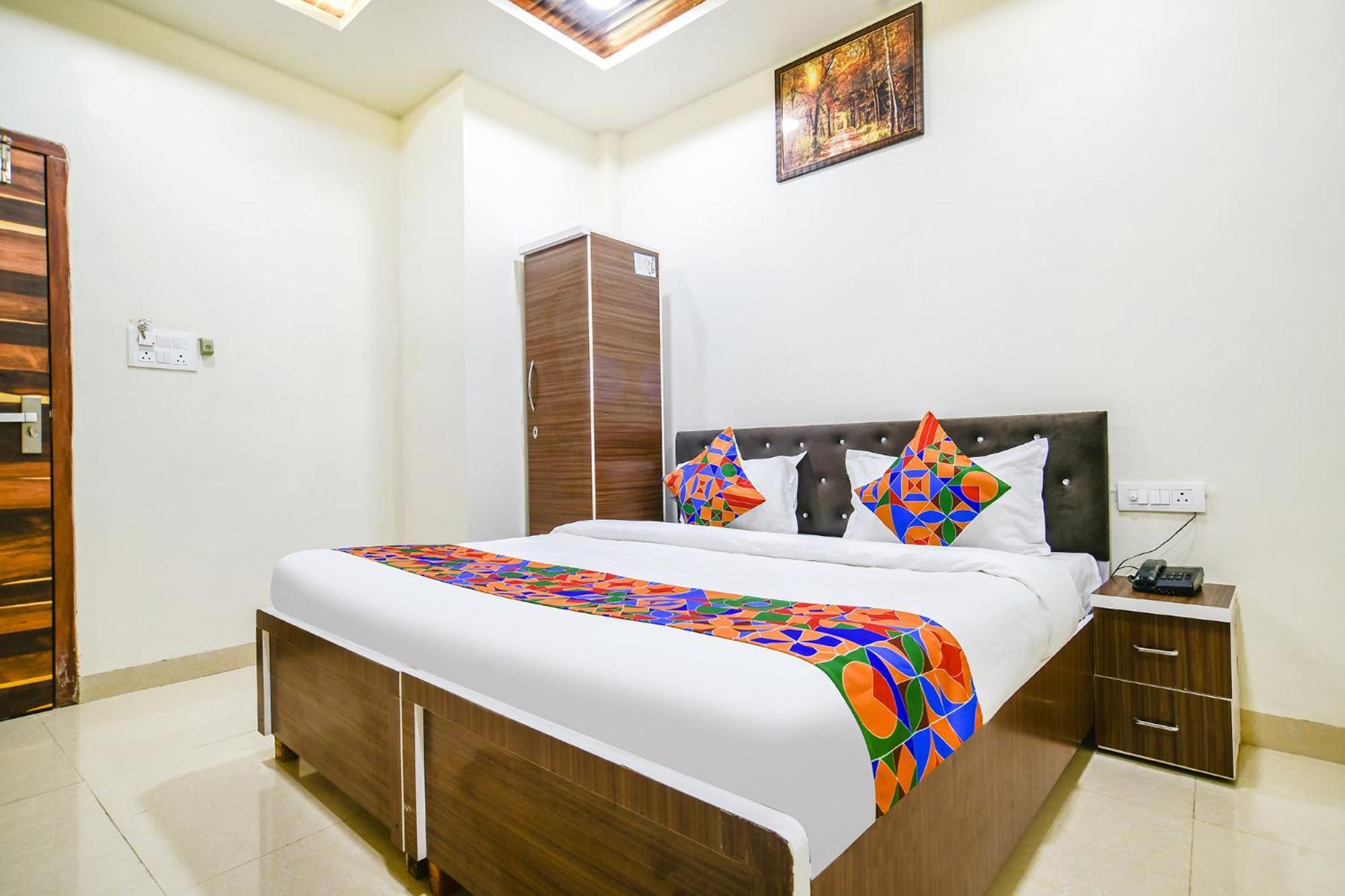 Fabhotel Crown Park إندور المظهر الخارجي الصورة